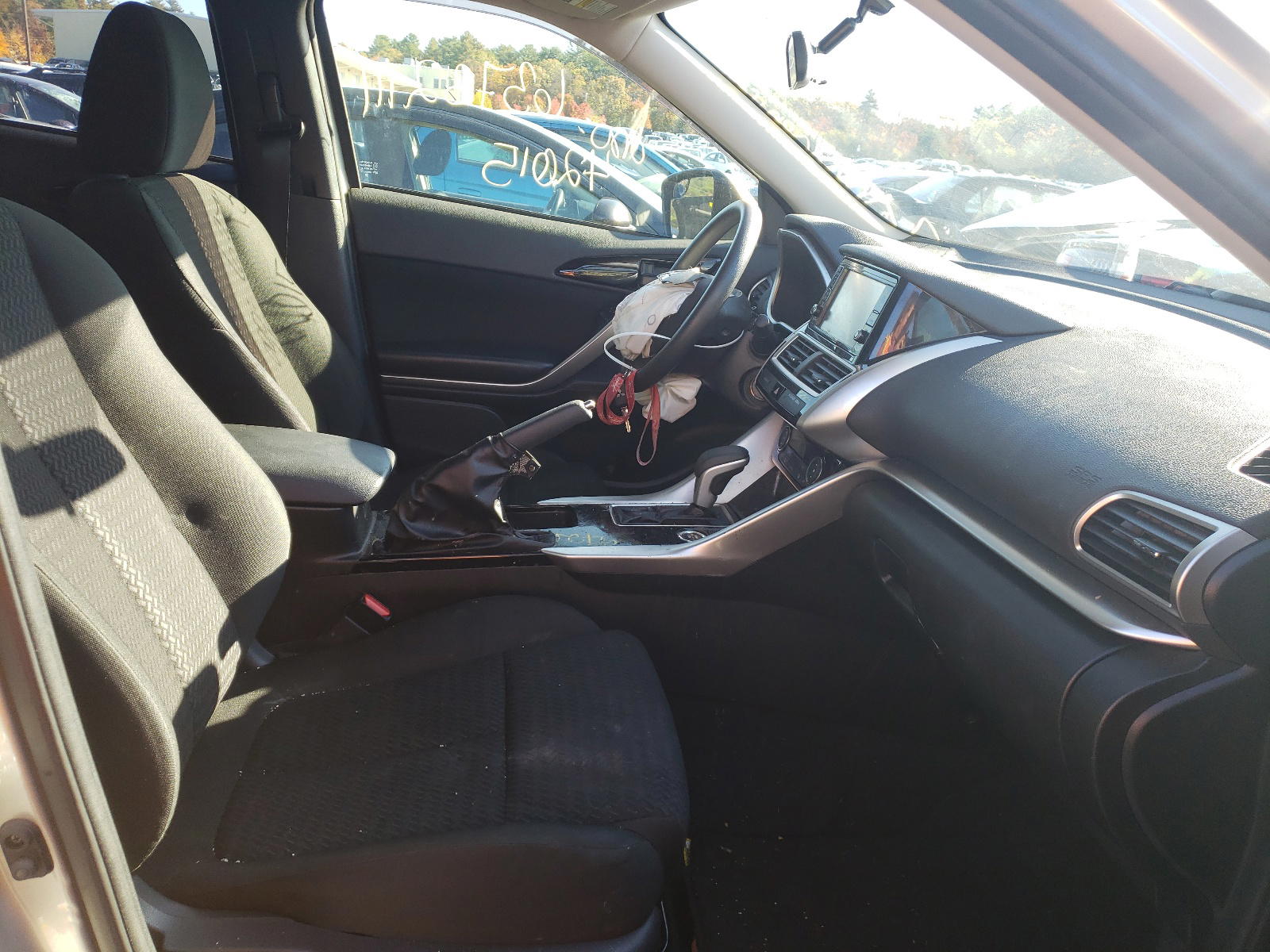 Photo 5 from auction – 2019 MITSUBISHI ECLIPSE CR with VIN JA4AT3AA6KZ003806