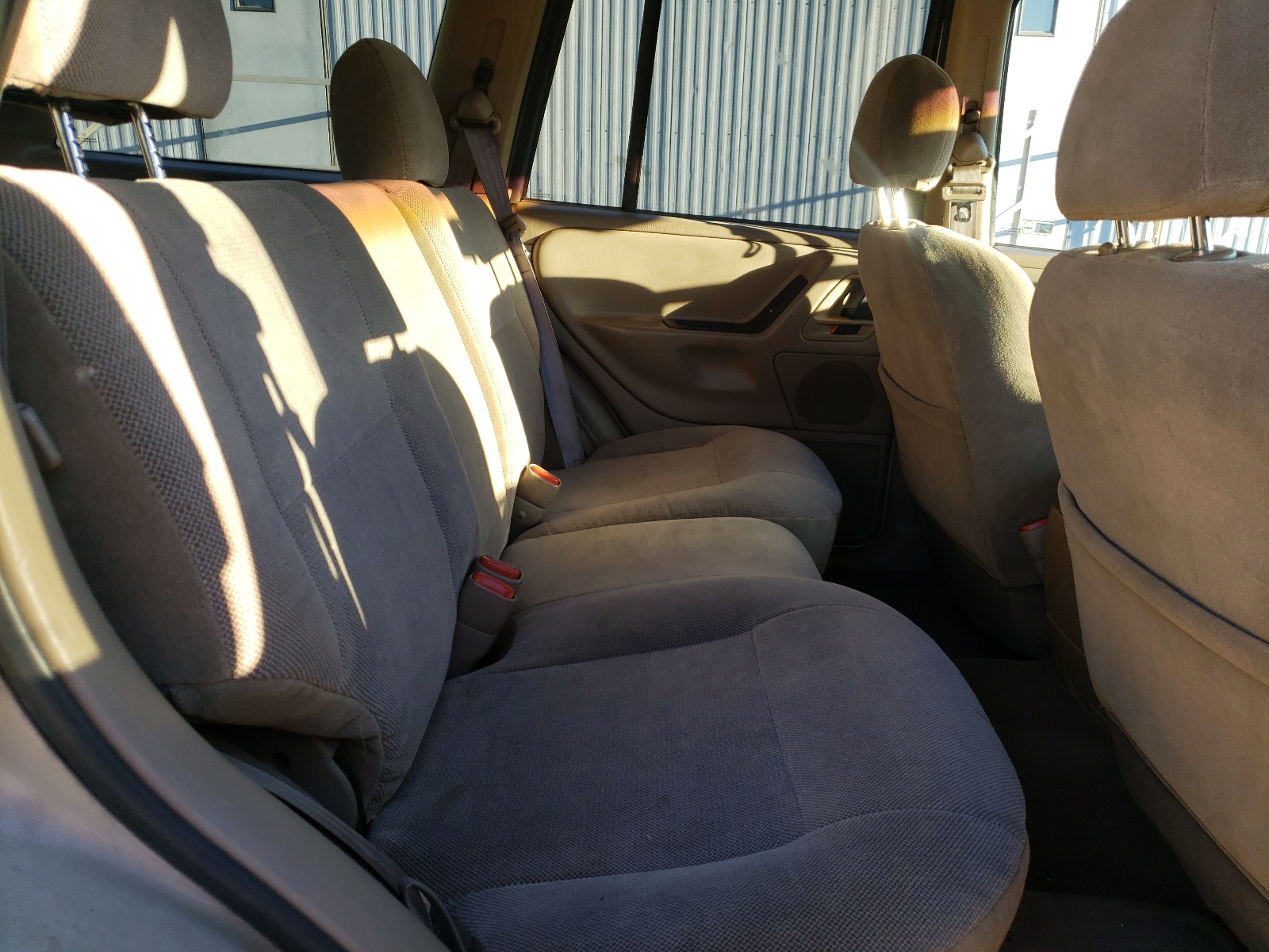 Photo 6 from auction – 2001 JEEP GRAND CHER with VIN 1J4GW48S71C704782
