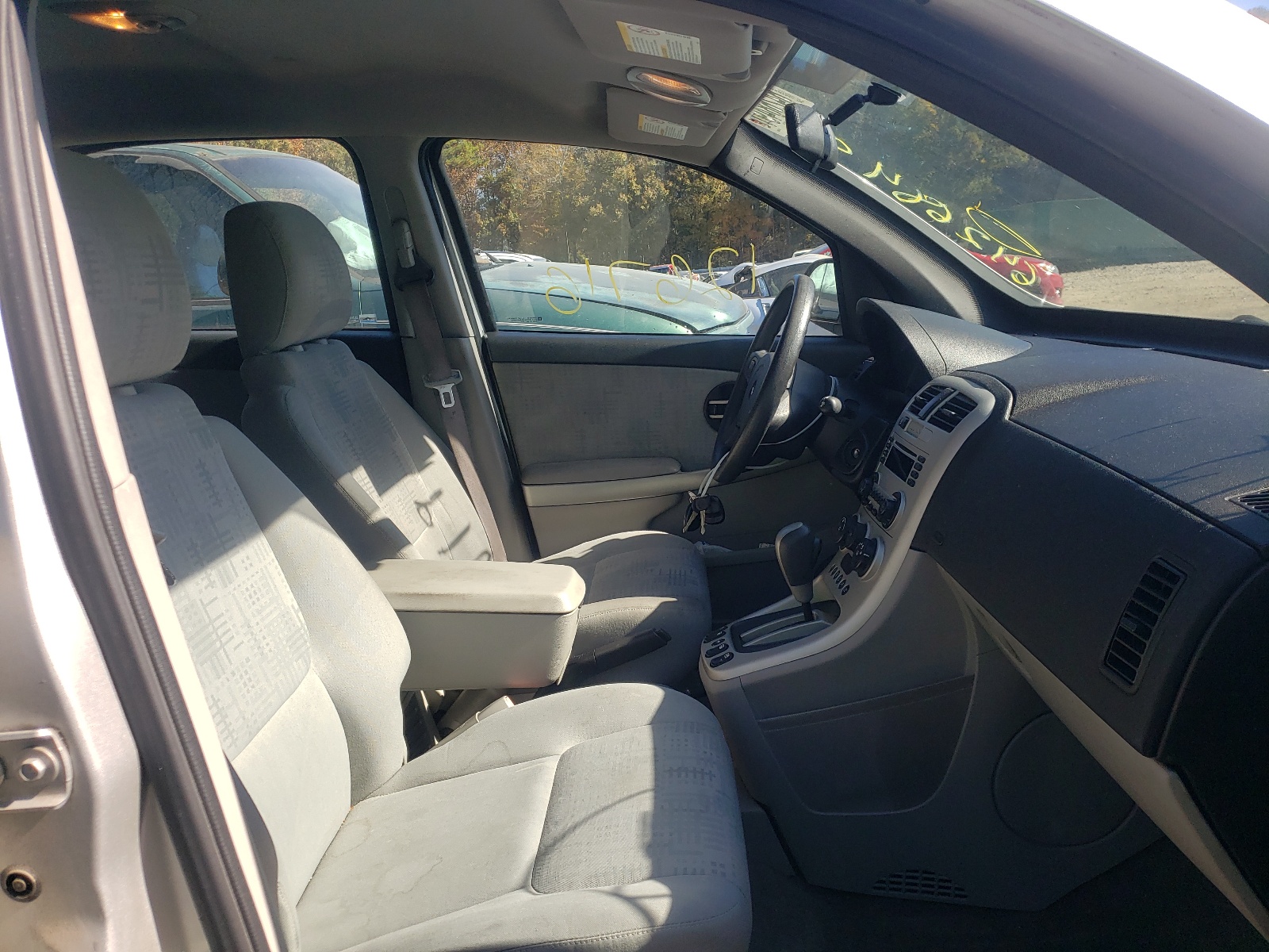 Photo 5 from auction – 2006 CHEVROLET EQUINOX LS with VIN 2CNDL13F866059257