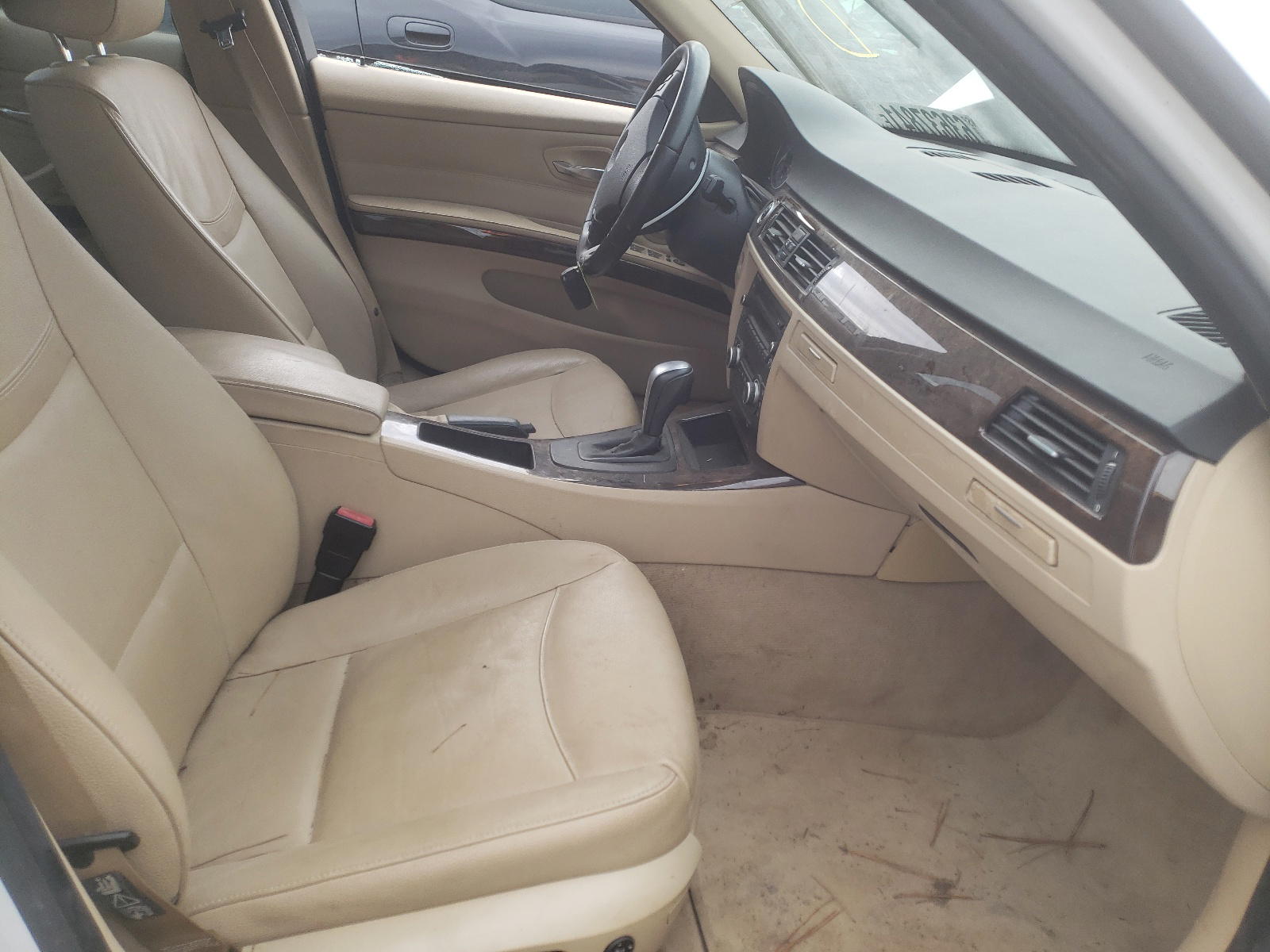 Photo 5 from auction – 2009 BMW 328 I with VIN WBAPH73569A174005