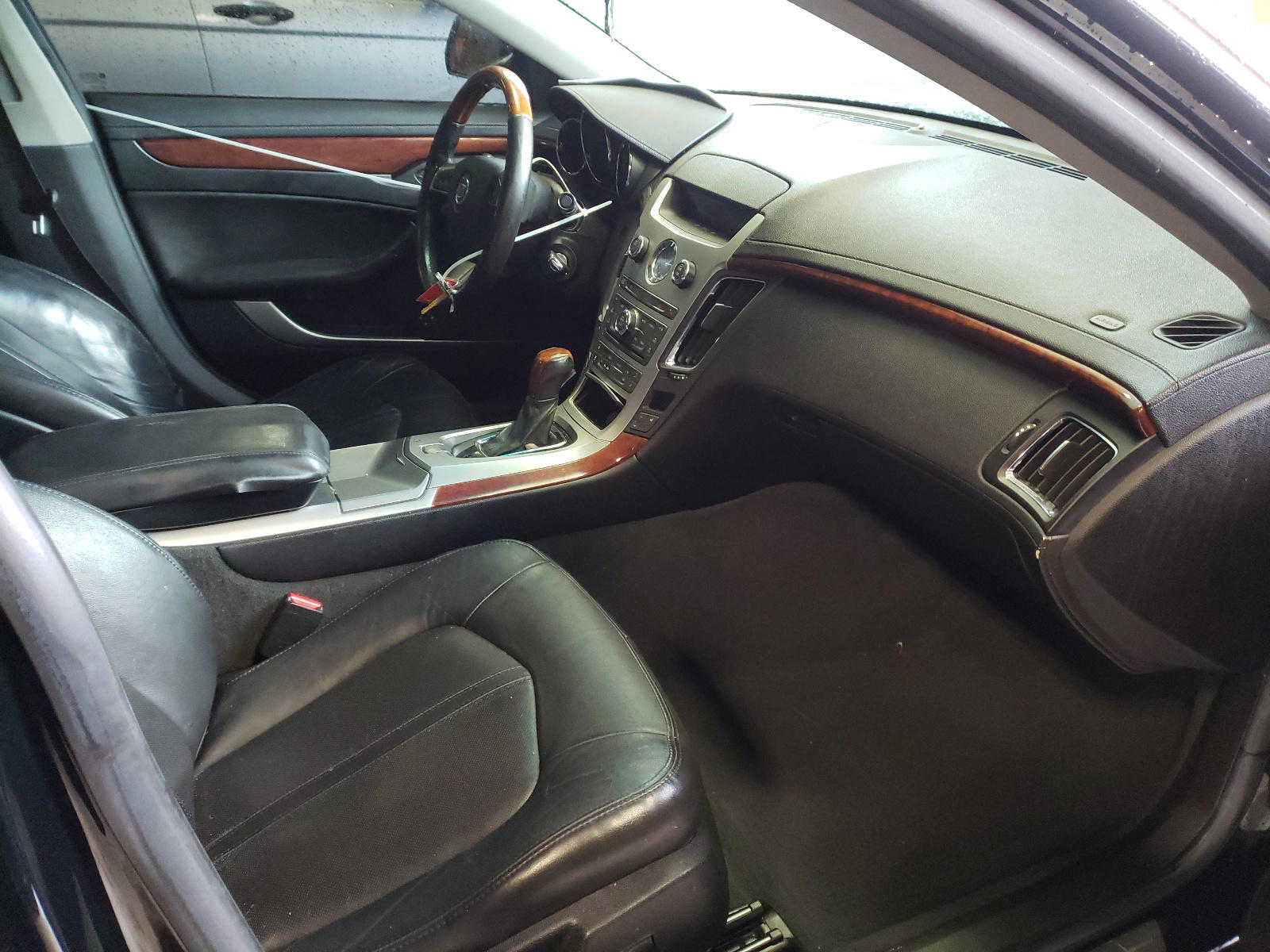 Photo 5 from auction – 2009 CADILLAC CTS with VIN 1G6DJ577390139876