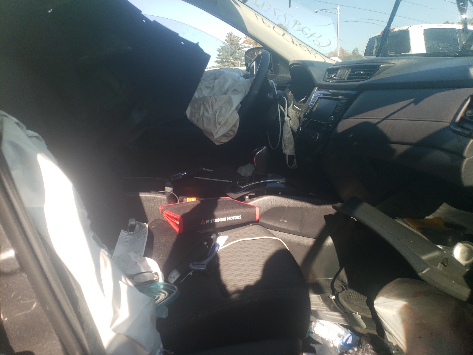 Photo 5 from auction – 2018 NISSAN ROGUE S with VIN KNMAT2MV7JP572981