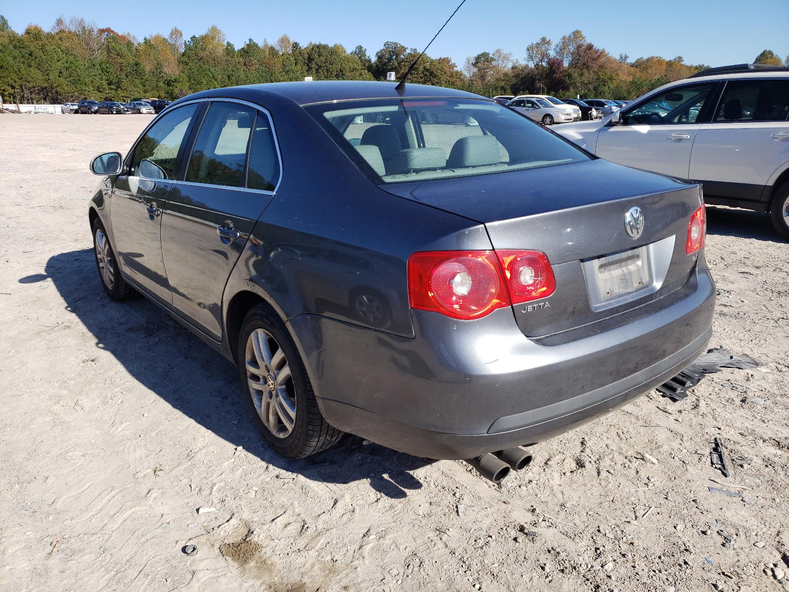 Photo 3 from auction – 2007 VOLKSWAGEN JETTA WOLF with VIN 3VWEF71K17M078787