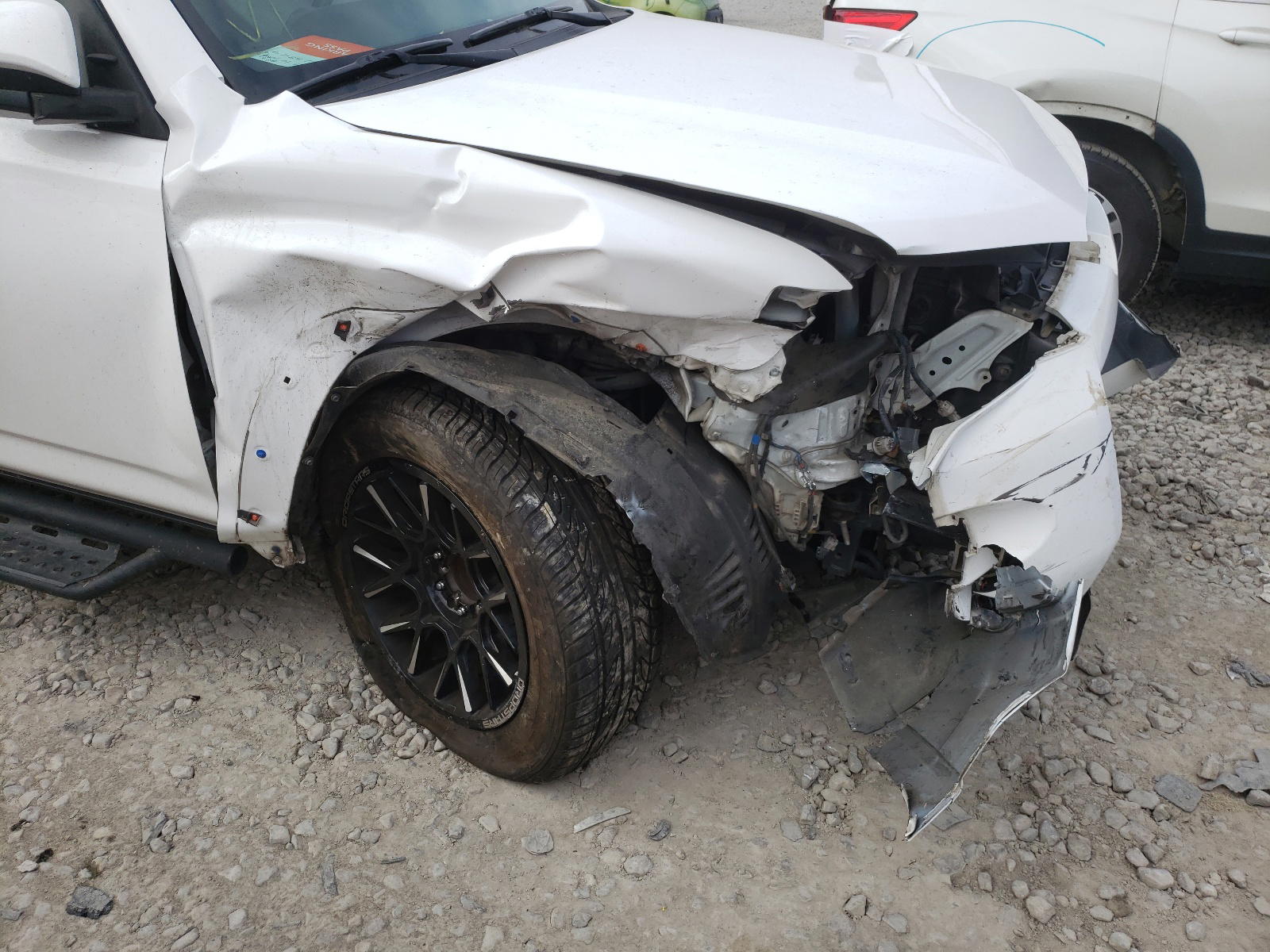 Photo 9 from auction – 2016 TOYOTA 4RUNNER SR with VIN JTEZU5JR4G5125260