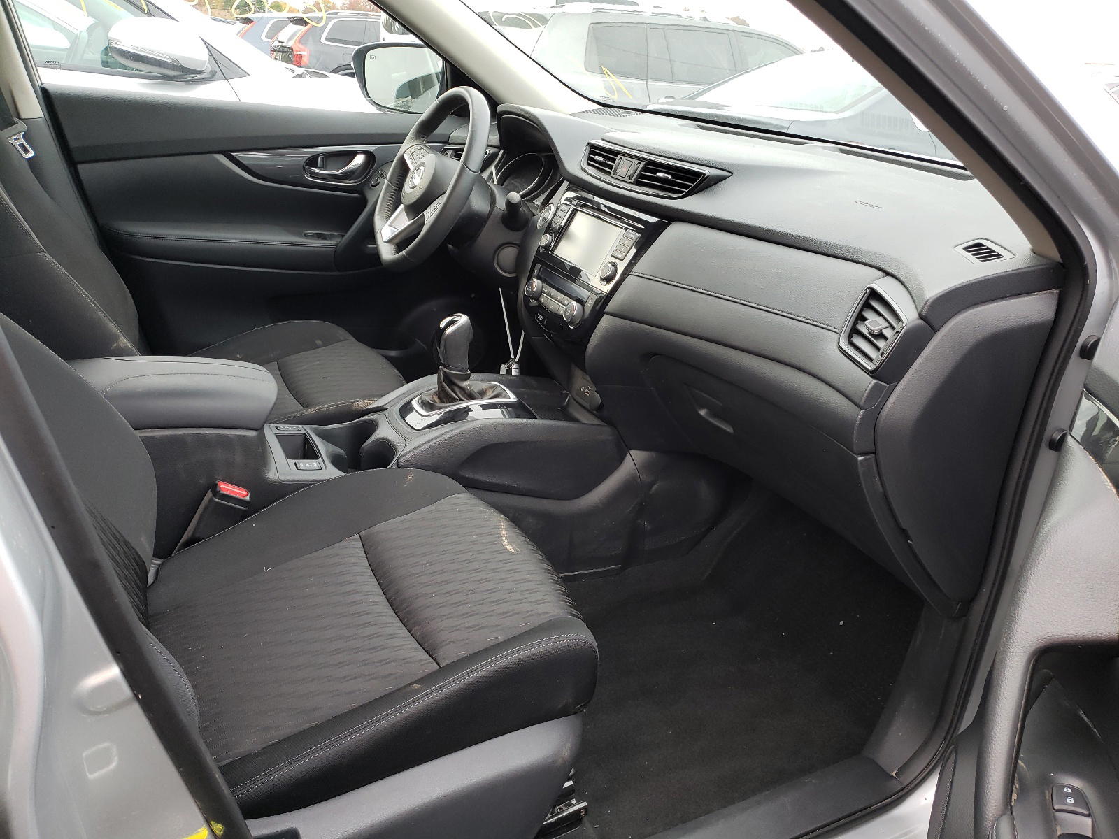 Photo 5 from auction – 2018 NISSAN ROGUE S with VIN KNMAT2MV4JP584764