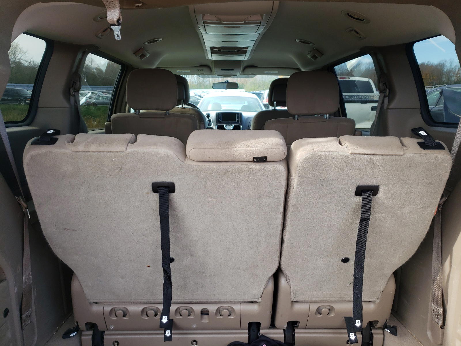 Photo 9 from auction – 2011 CHRYSLER TOWN & COU with VIN 2A4RR5DG0BR675917