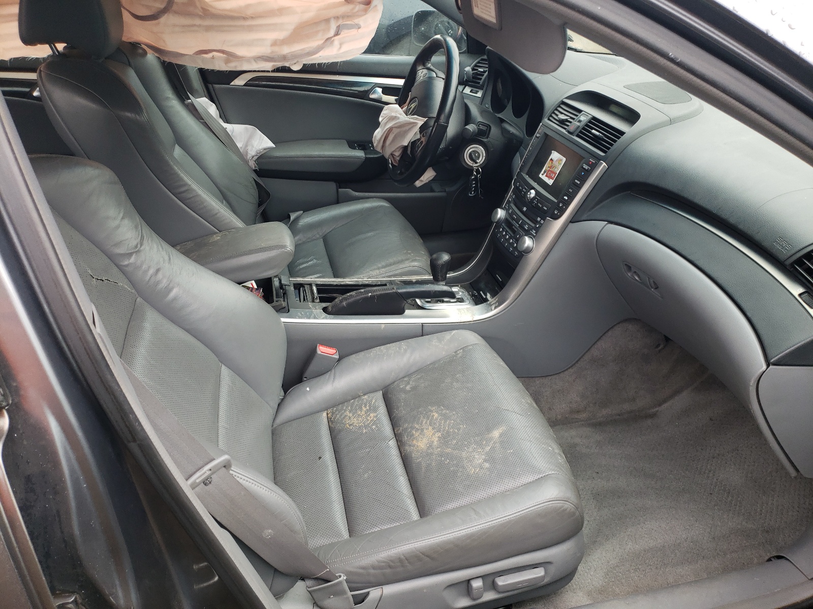 Photo 5 from auction – 2005 ACURA TL with VIN 19UUA66205A033948