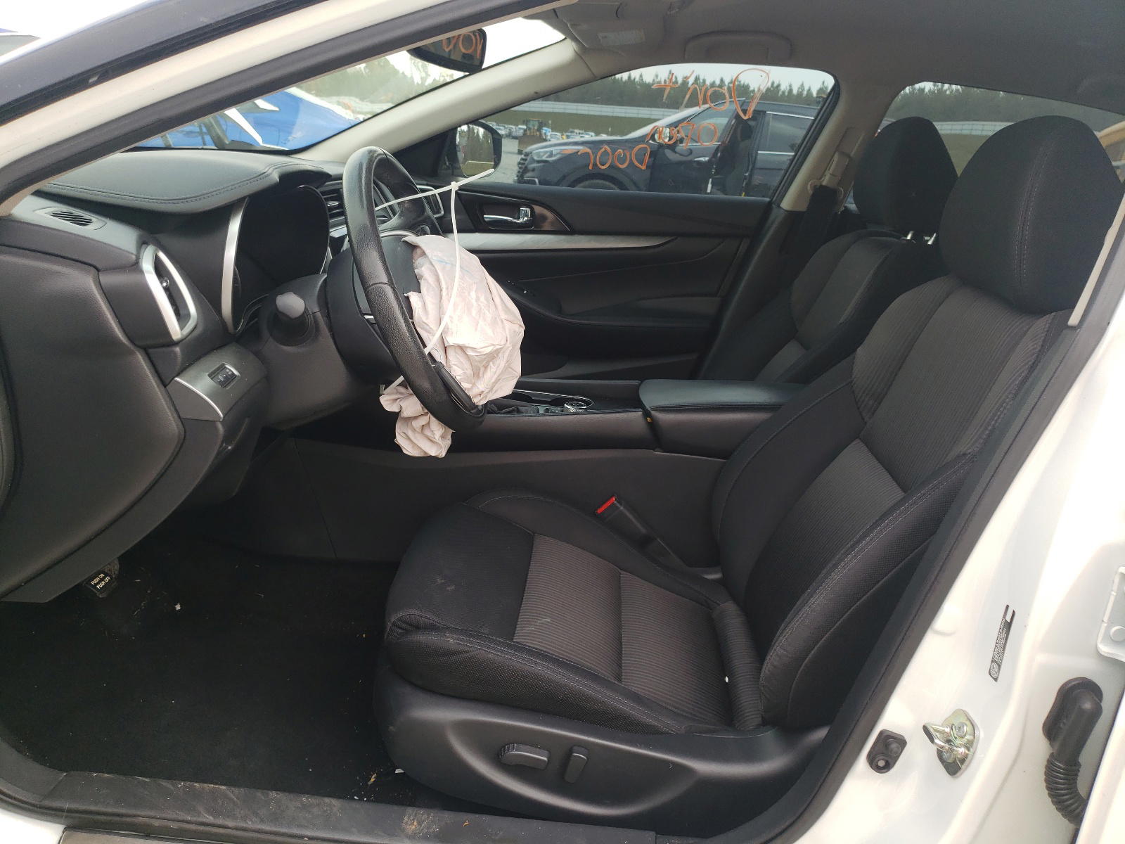Photo 5 from auction – 2017 NISSAN MAXIMA 3.5 with VIN 1N4AA6AP8HC429368