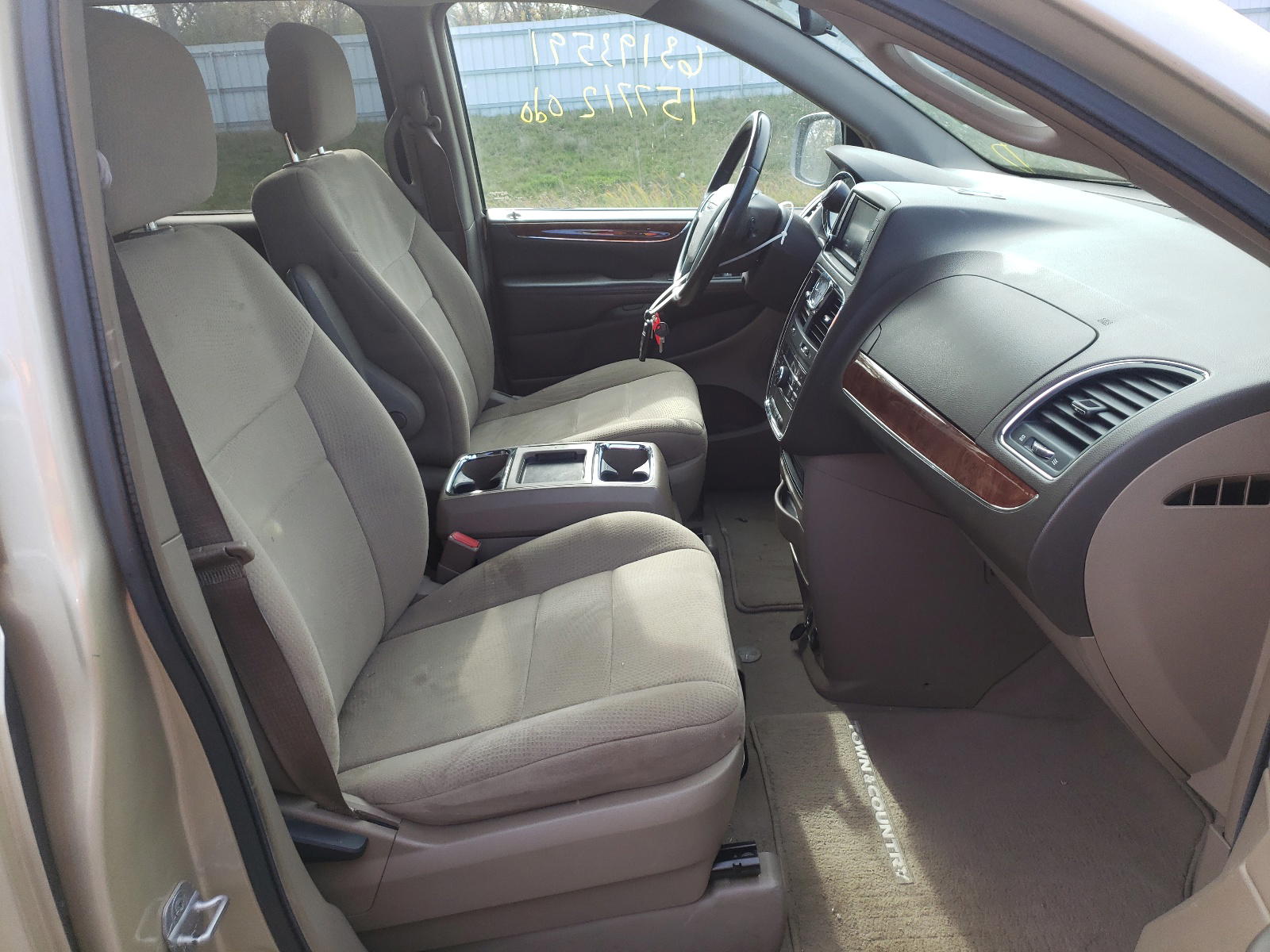 Photo 5 from auction – 2011 CHRYSLER TOWN & COU with VIN 2A4RR5DG0BR675917
