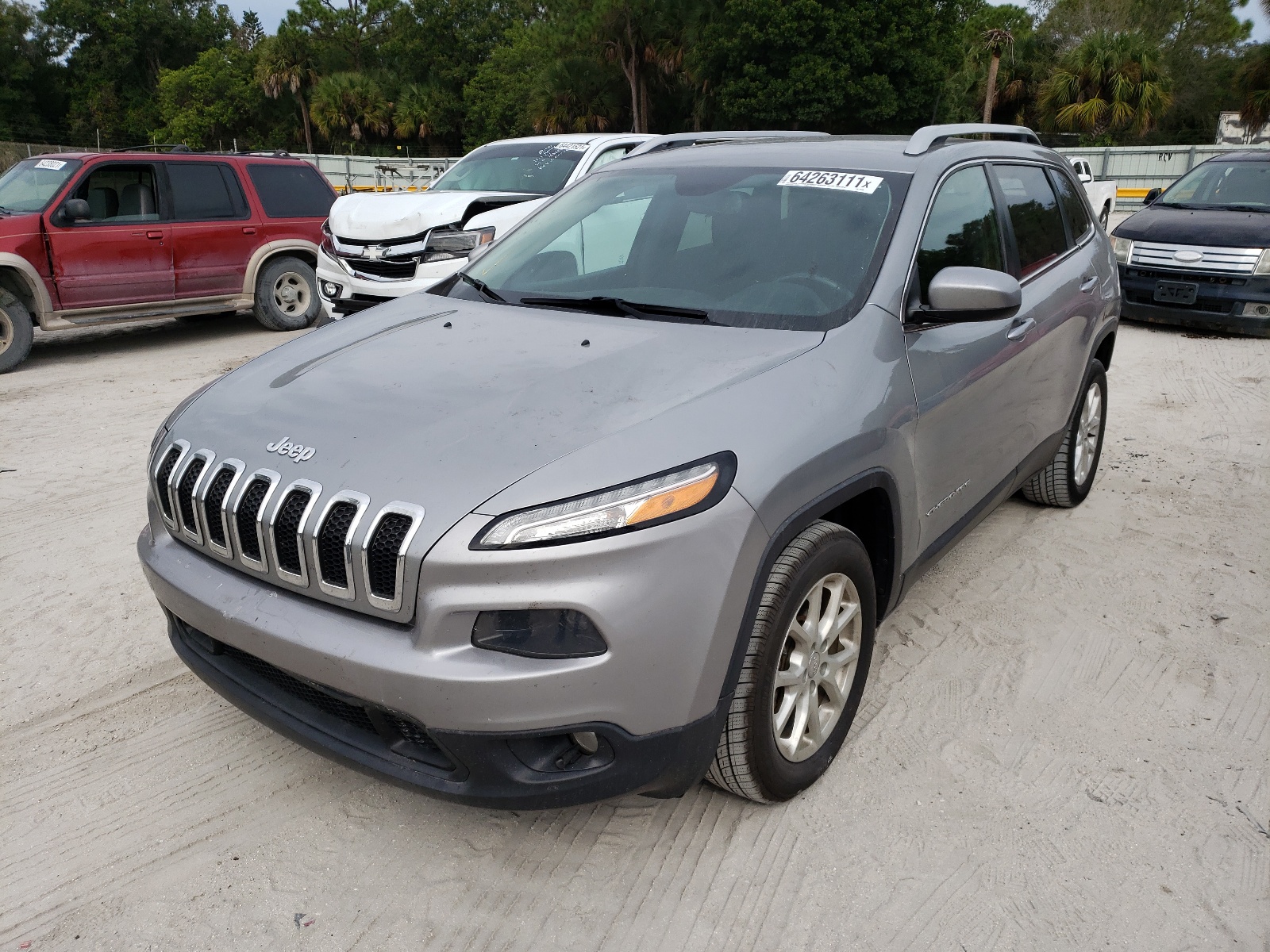 Photo 2 from auction – 2015 JEEP CHEROKEE L with VIN 1C4PJLCB9FW627733