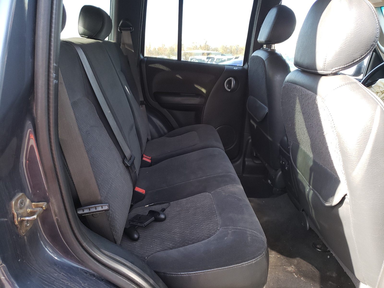 Photo 6 from auction – 2002 JEEP LIBERTY LI with VIN 1J4GL58KX2W269562
