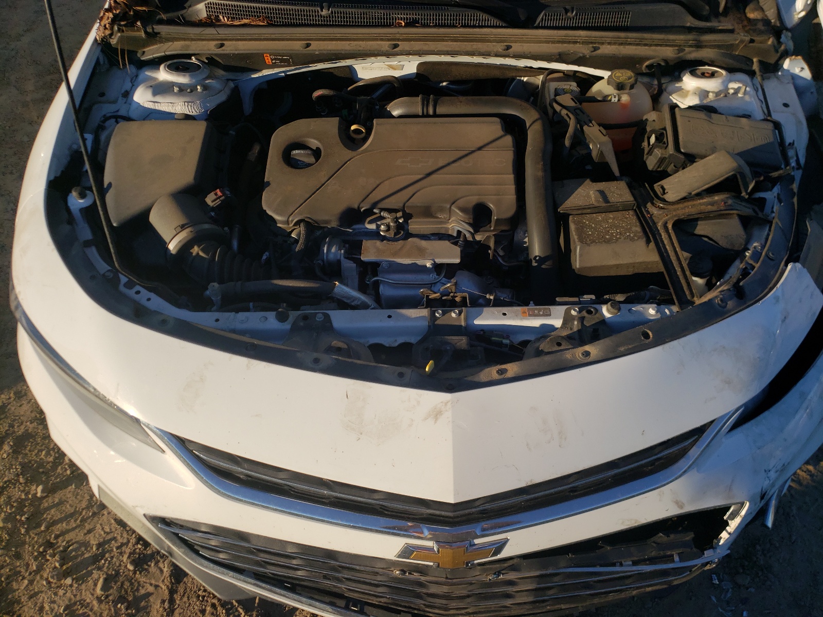 Photo 7 from auction – 2018 CHEVROLET MALIBU LT with VIN 1G1ZD5ST7JF129702