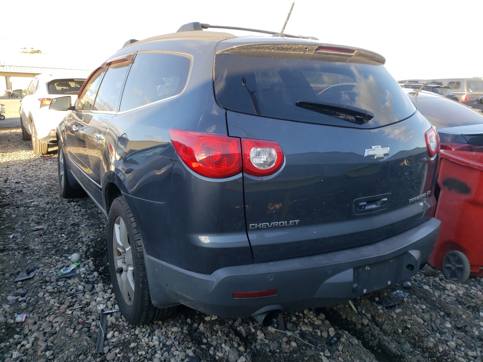 Photo 3 from auction – 2009 CHEVROLET TRAVERSE L with VIN 1GNEV33D79S105392