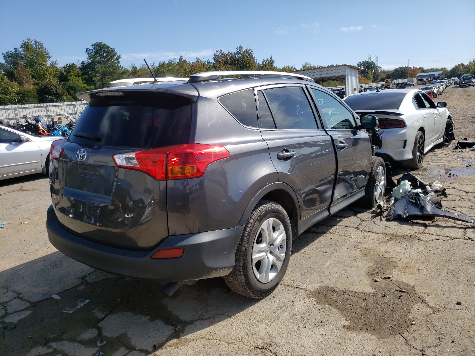 Photo 4 from auction – 2014 TOYOTA RAV4 LE with VIN JTMZFREV6ED031252
