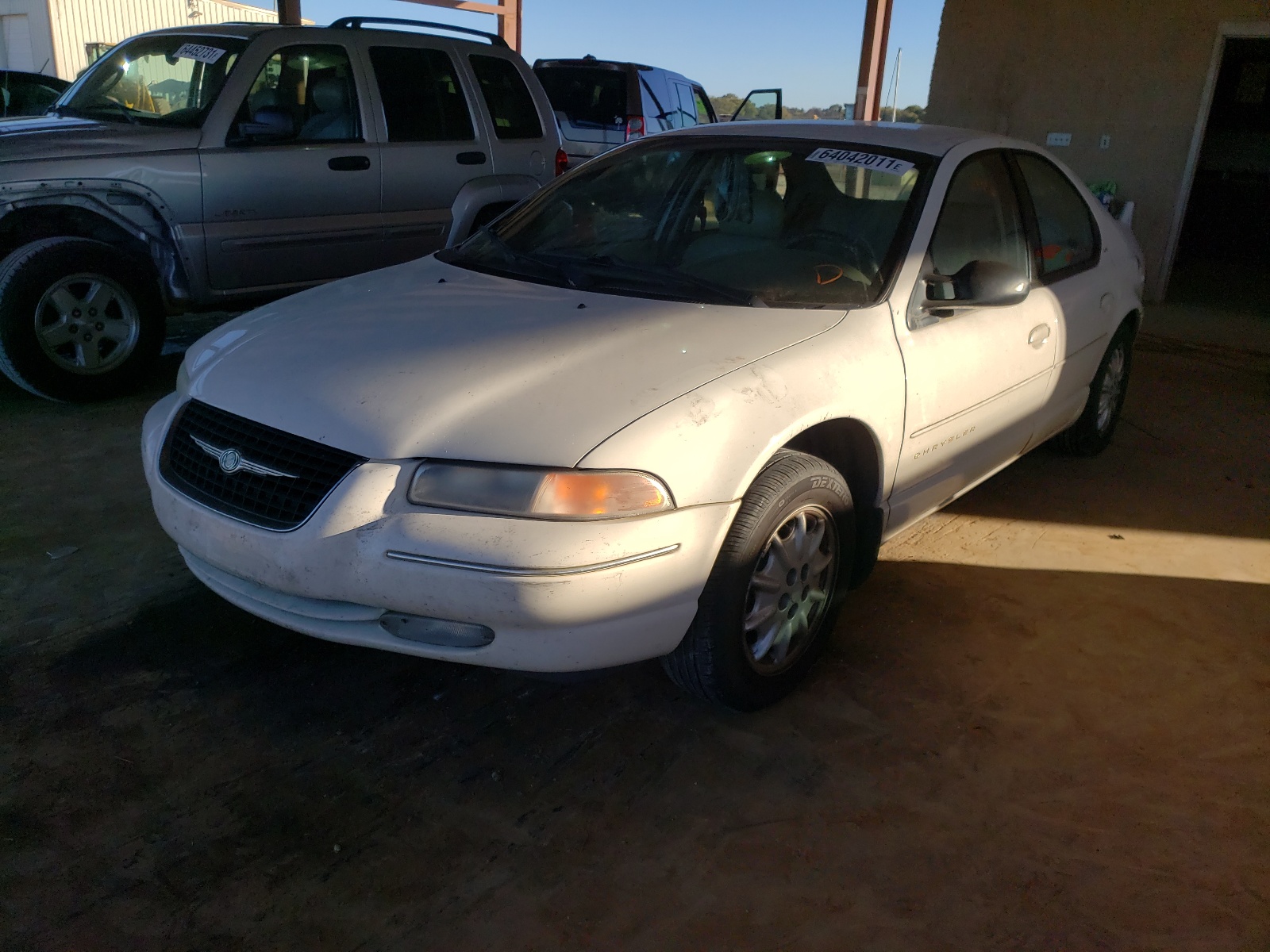Photo 2 from auction – 1999 CHRYSLER CIRRUS with VIN 1C3EJ56H6XN691811