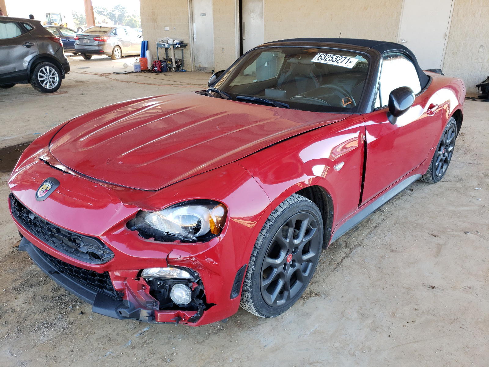 Photo 2 from auction – 2017 FIAT 124 SPIDER with VIN JC1NFAEK5H0120681
