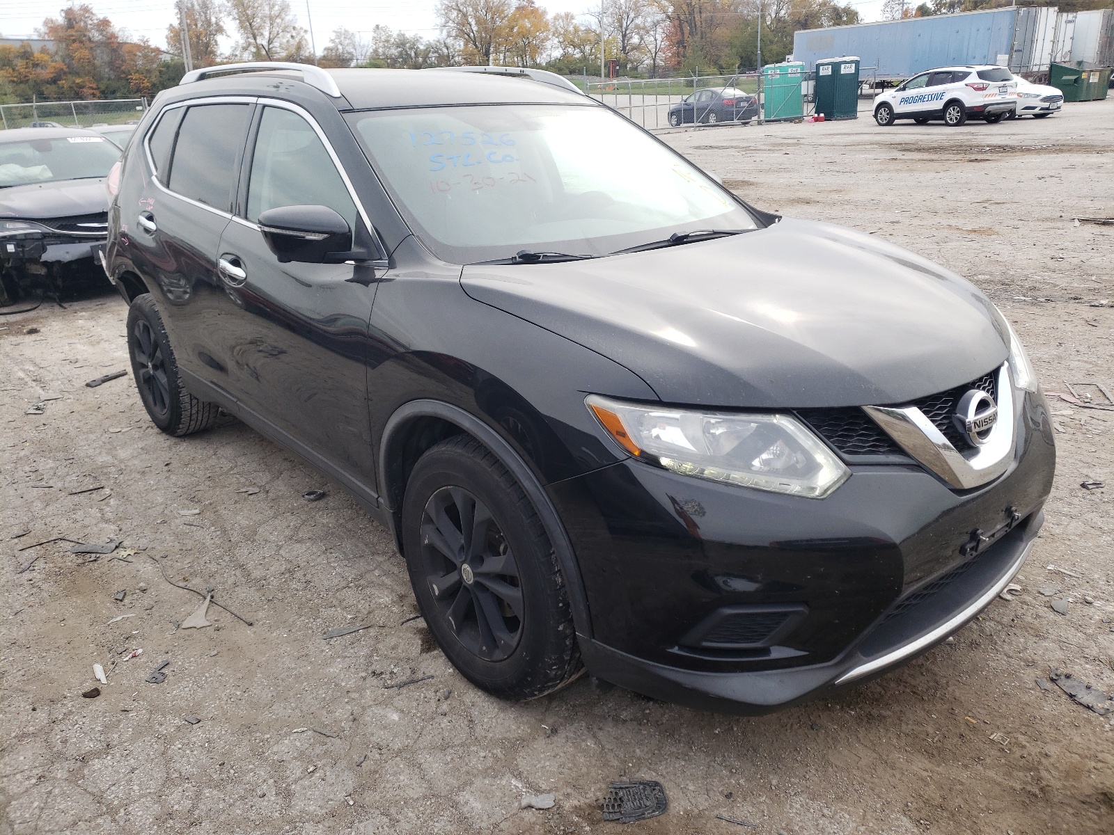 NISSAN ROGUE S 2015 with VIN KNMAT2MV8FP571779 - Photo from auction