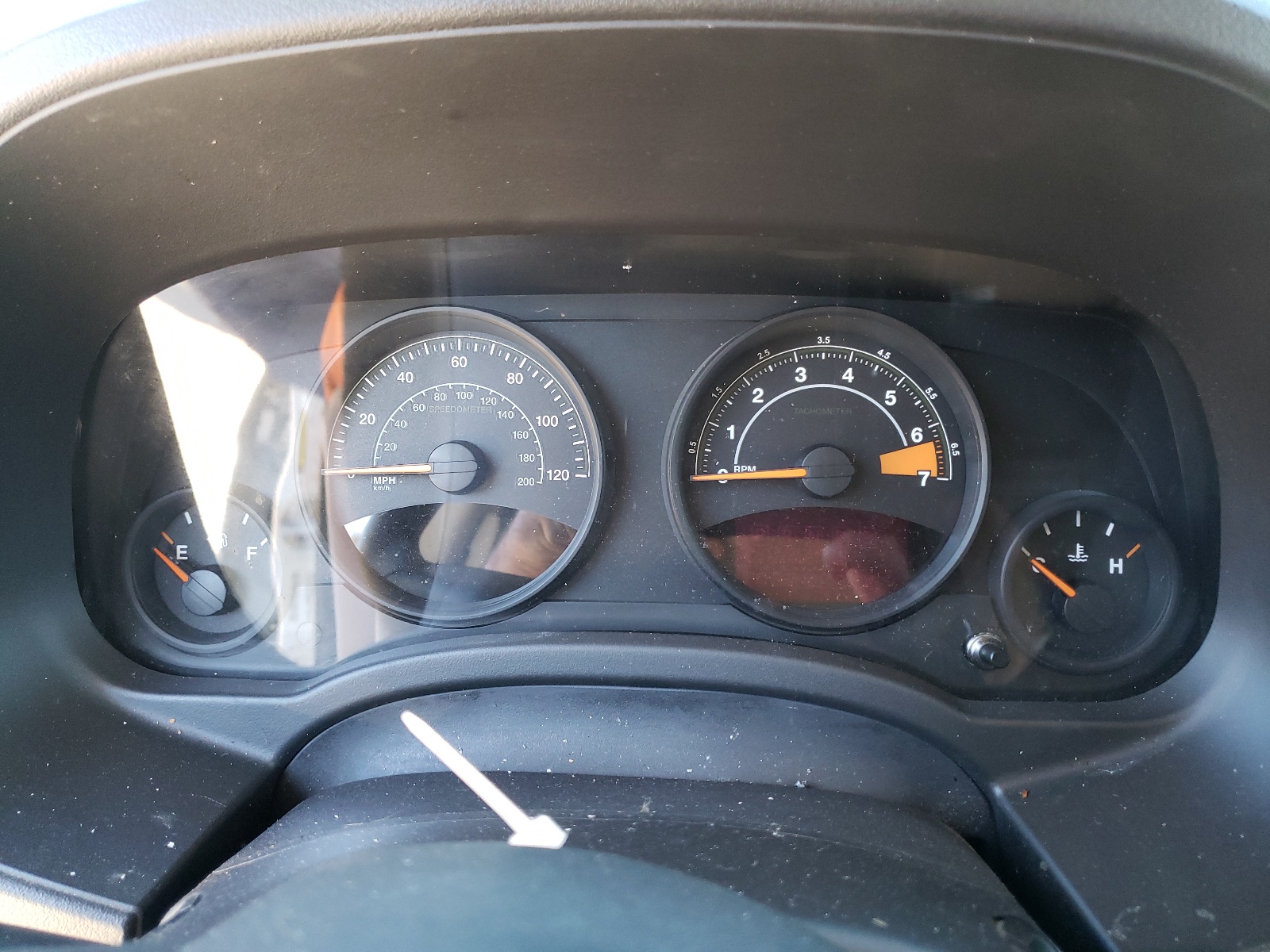 Photo 8 from auction – 2014 JEEP PATRIOT with VIN 1C4NJRBBXED622546