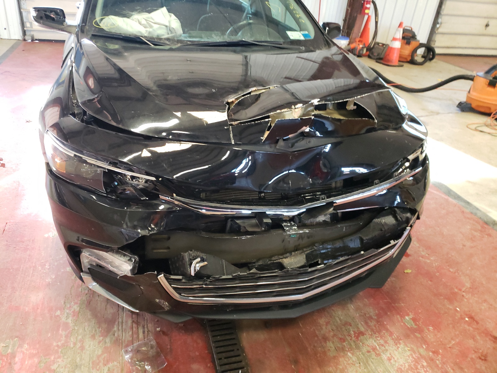 Photo 9 from auction – 2018 CHEVROLET MALIBU LT with VIN 1G1ZD5ST1JF220562