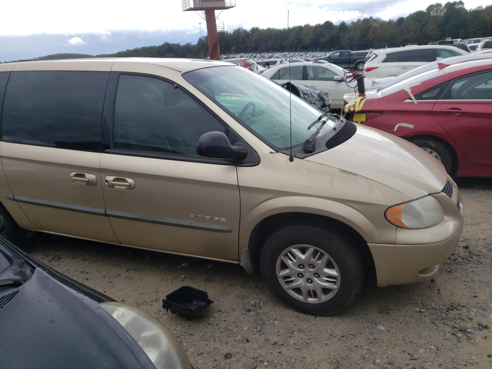 Photo 9 from auction – 2001 DODGE GRAND CARA with VIN 2B4GP44381R218472