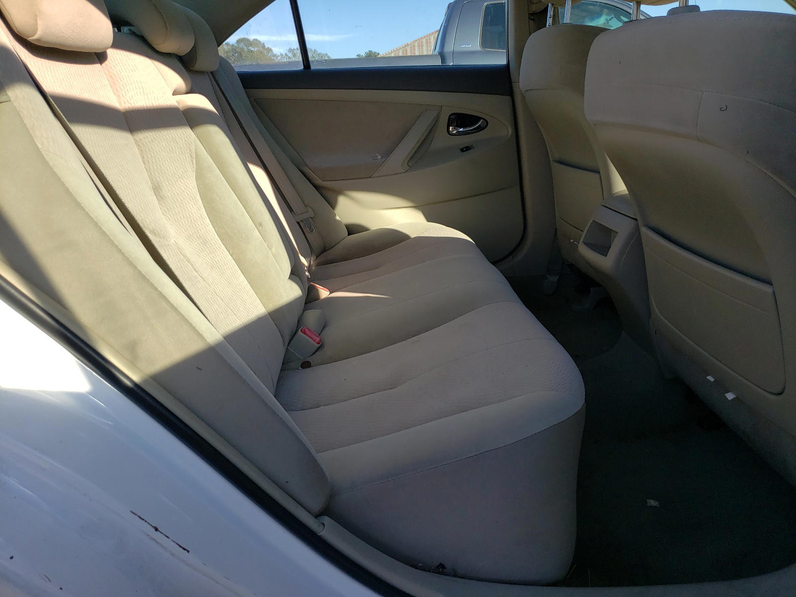 Photo 6 from auction – 2011 TOYOTA CAMRY with VIN 4T1BF3EK6BU683400
