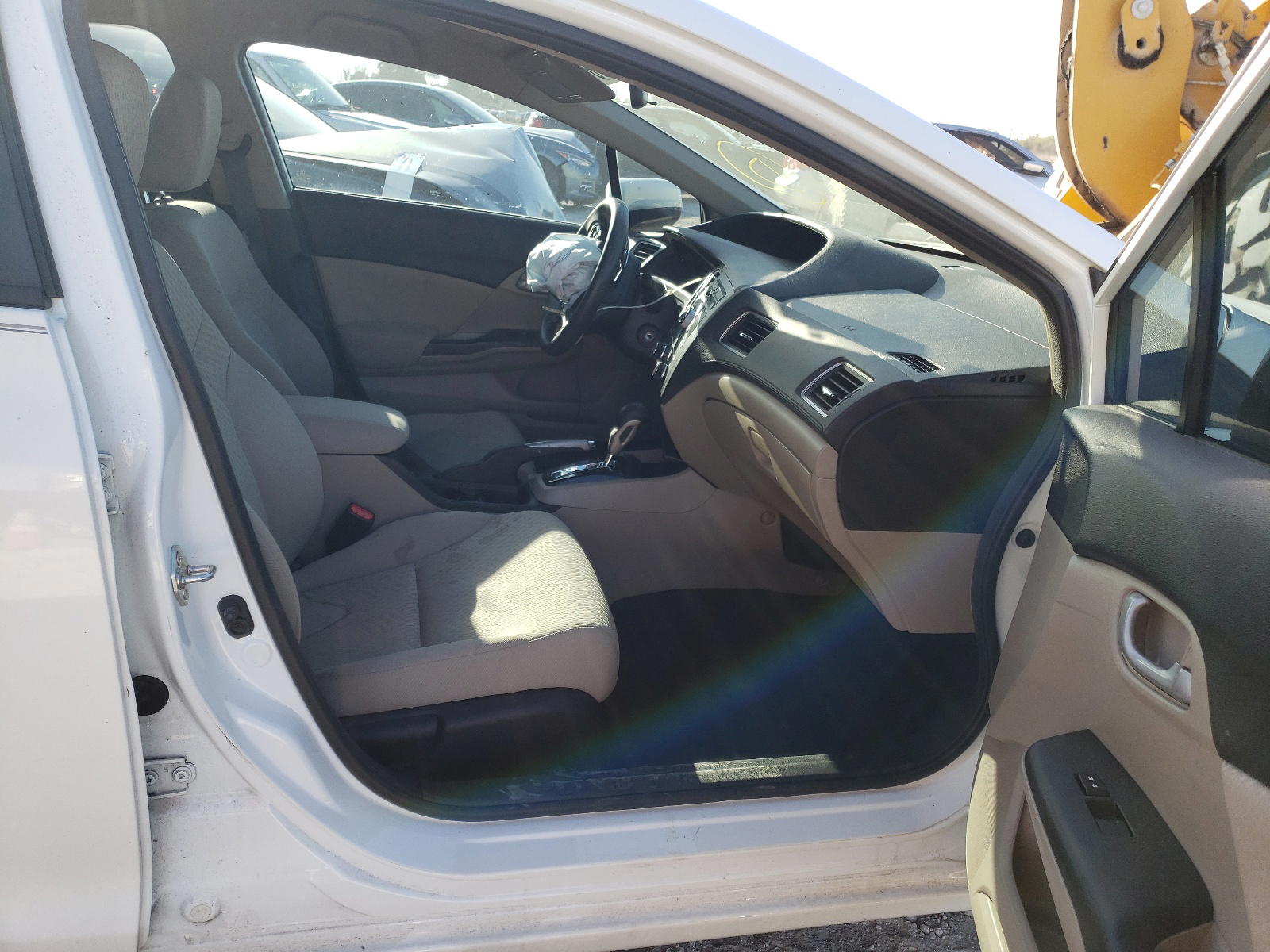 Photo 5 from auction – 2014 HONDA CIVIC LX with VIN 19XFB2F52EE014452