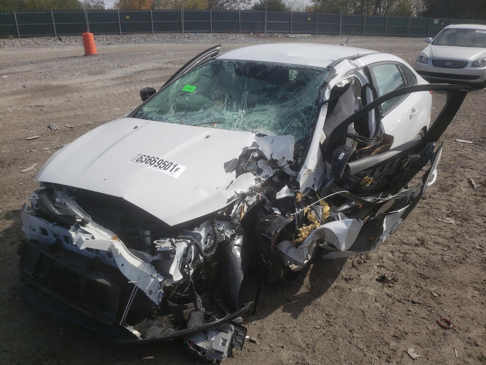 Photo 9 from auction – 2016 FORD FOCUS SE with VIN 1FADP3F22GL305294