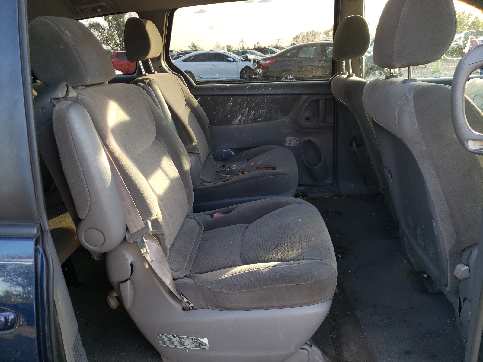 Photo 6 from auction – 2004 TOYOTA SIENNA CE with VIN 5TDZA23CX4S050980