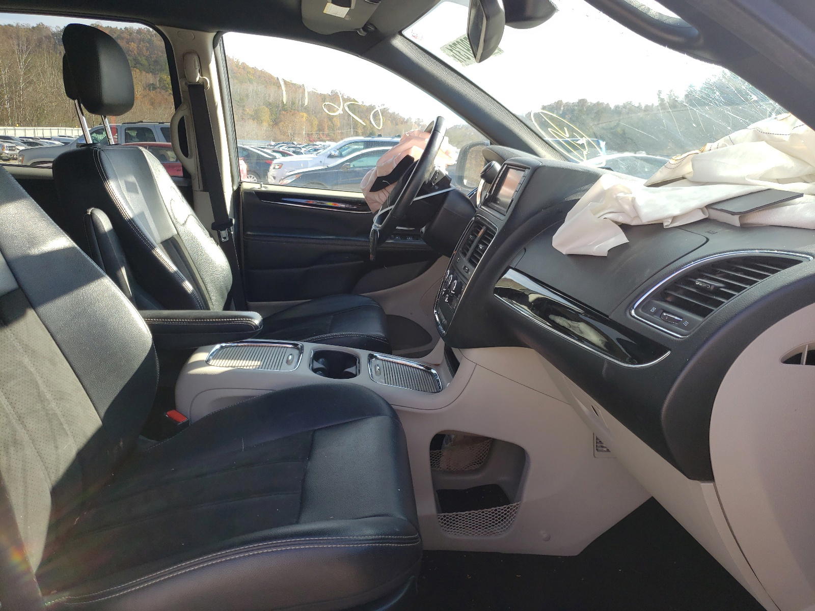 Photo 5 from auction – 2019 DODGE GRAND CARA with VIN 2C4RDGCG1KR511643