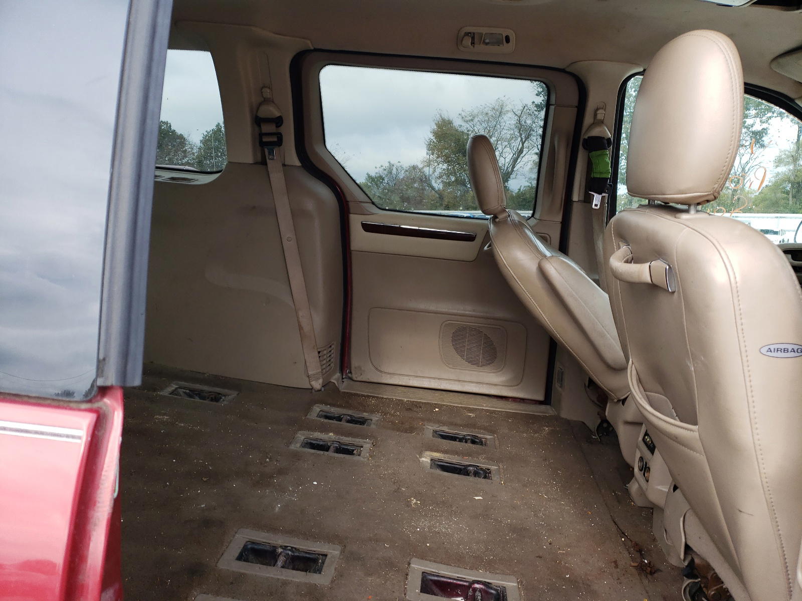 Photo 6 from auction – 2003 FORD WINDSTAR L with VIN 2FMDA584X3BA59932