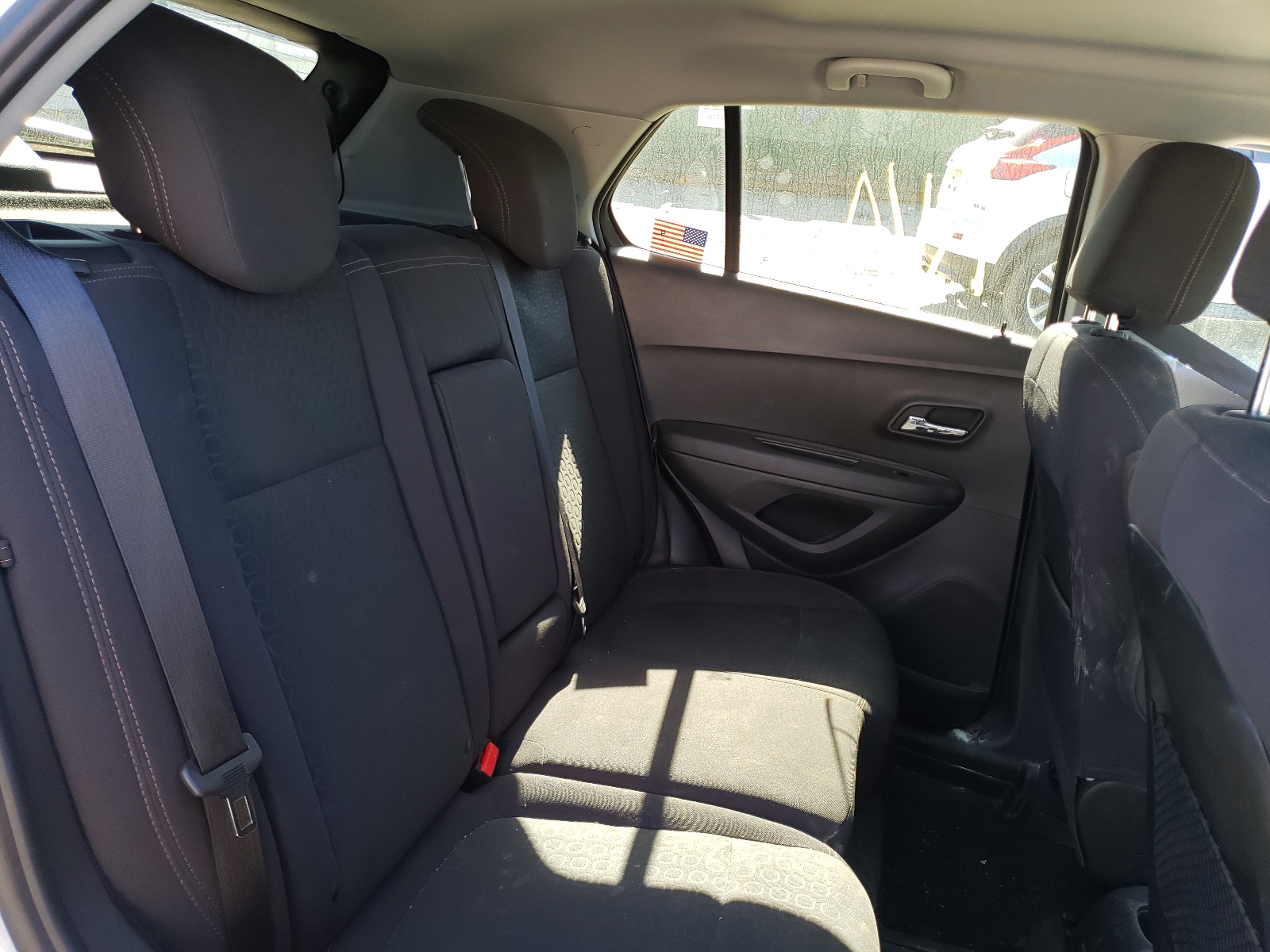 Photo 6 from auction – 2019 CHEVROLET TRAX LS with VIN 3GNCJKSBXKL245695