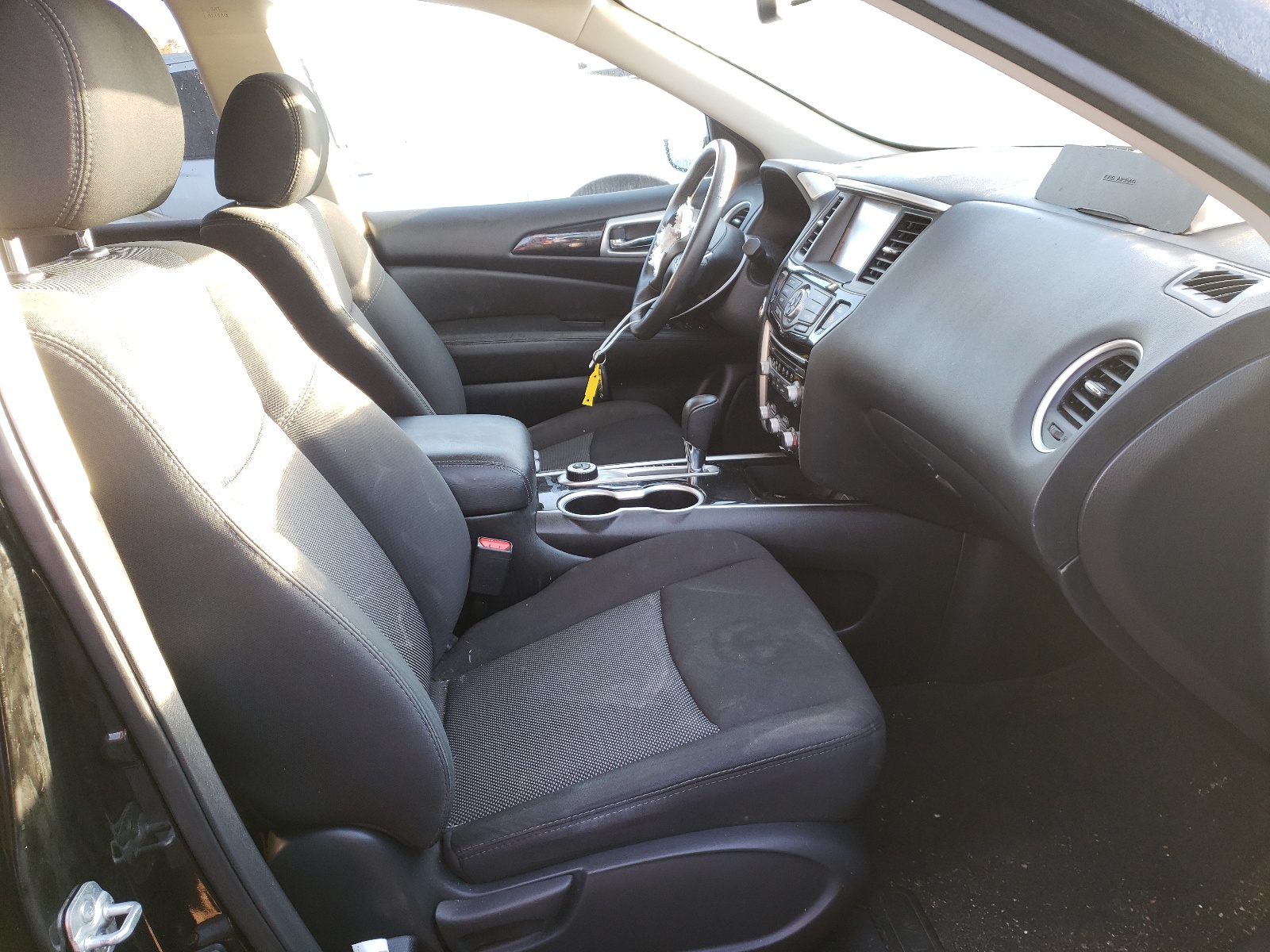 Photo 5 from auction – 2018 NISSAN PATHFINDER with VIN 5N1DR2MM9JC639991