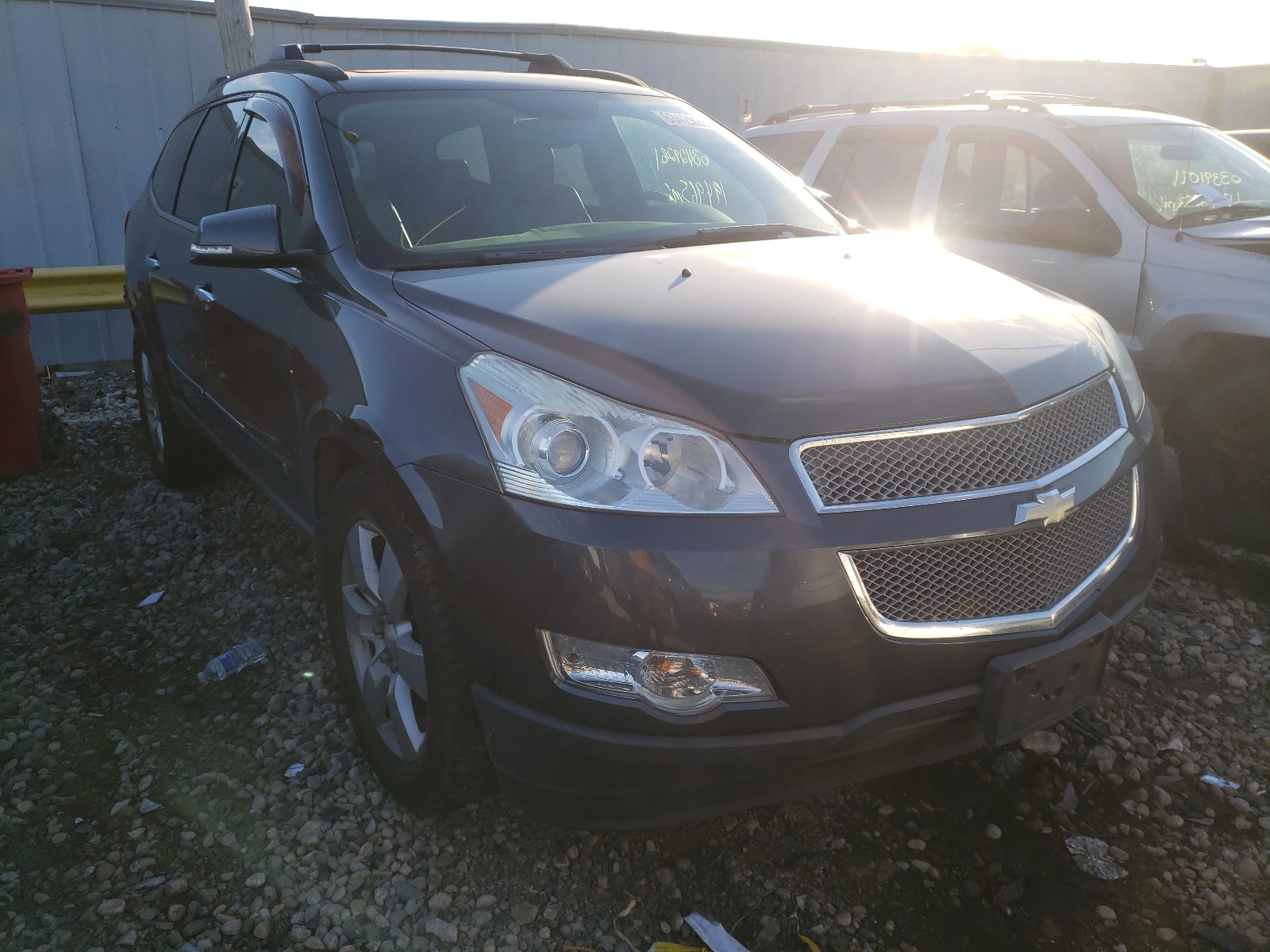 CHEVROLET TRAVERSE L 2009 with VIN 1GNEV33D79S105392 - Photo from auction