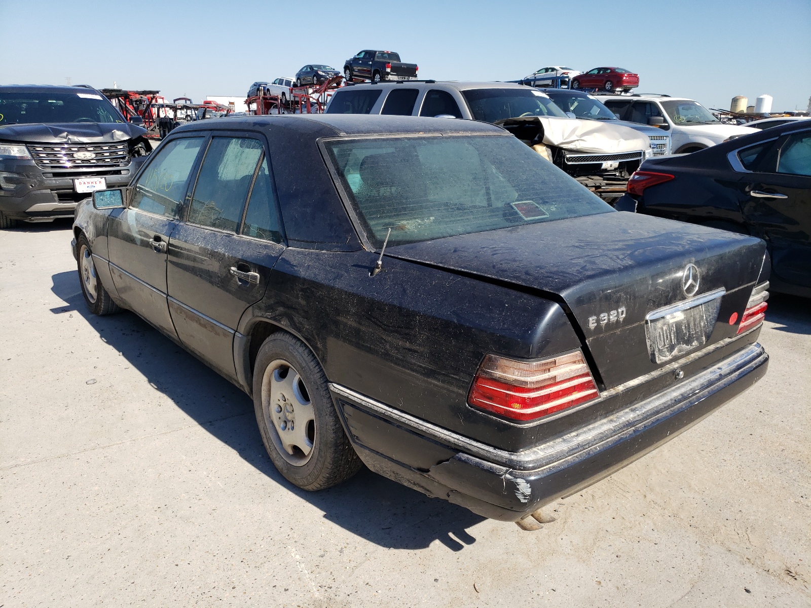 Photo 3 from auction – 1995 MERCEDES-BENZ E 320 BASE with VIN WDBEA32EXSC262377