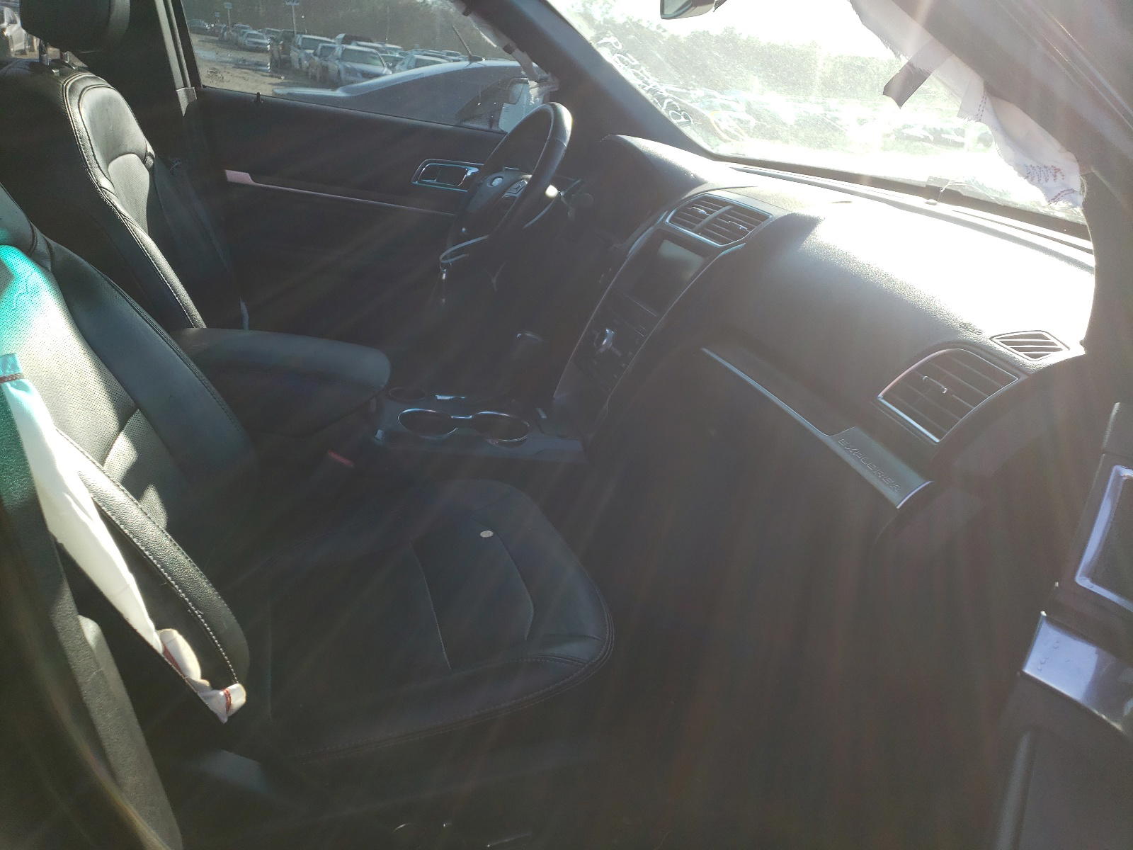 Photo 5 from auction – 2016 FORD EXPLORER L with VIN 1FM5K7F82GGB27559