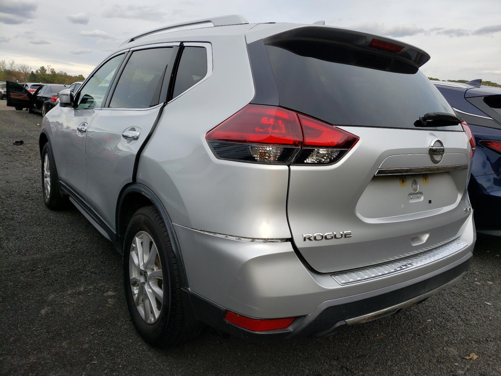 Photo 3 from auction – 2018 NISSAN ROGUE S with VIN KNMAT2MV4JP584764