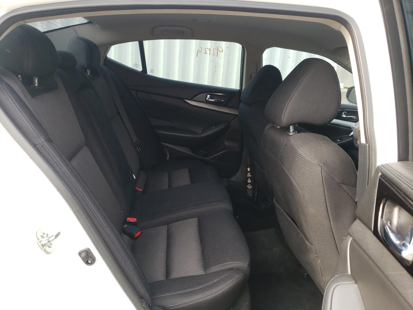 Photo 6 from auction – 2017 NISSAN MAXIMA 3.5 with VIN 1N4AA6AP8HC429368