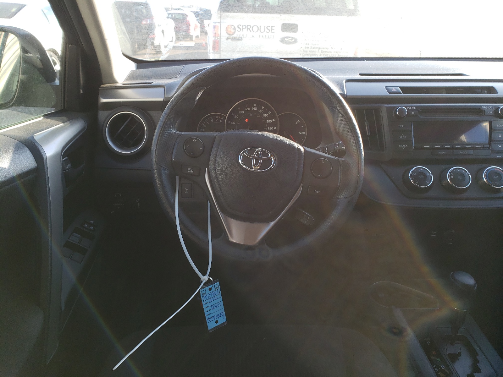 Zdjęcie 9 z aukcji – 2016 TOYOTA RAV4 LE z VIN 2T3BFREV0GW489294