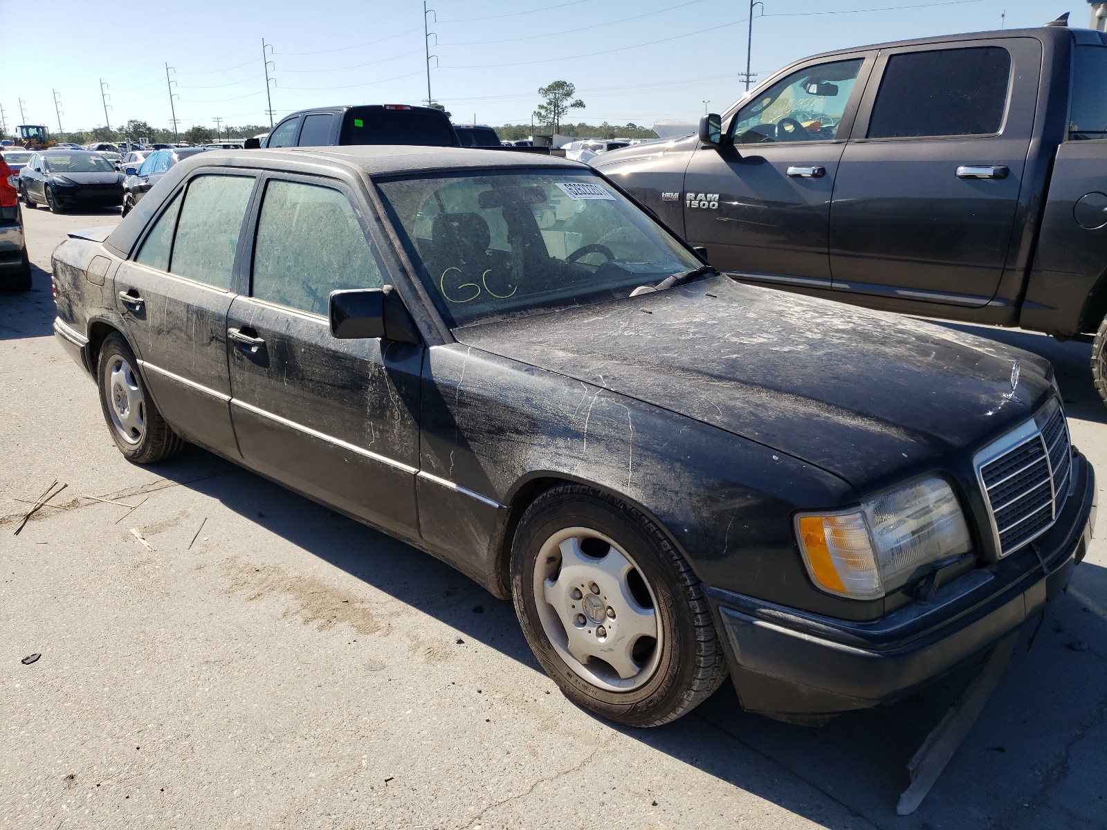 MERCEDES-BENZ E 320 BASE 1995 with VIN WDBEA32EXSC262377 - Photo from auction