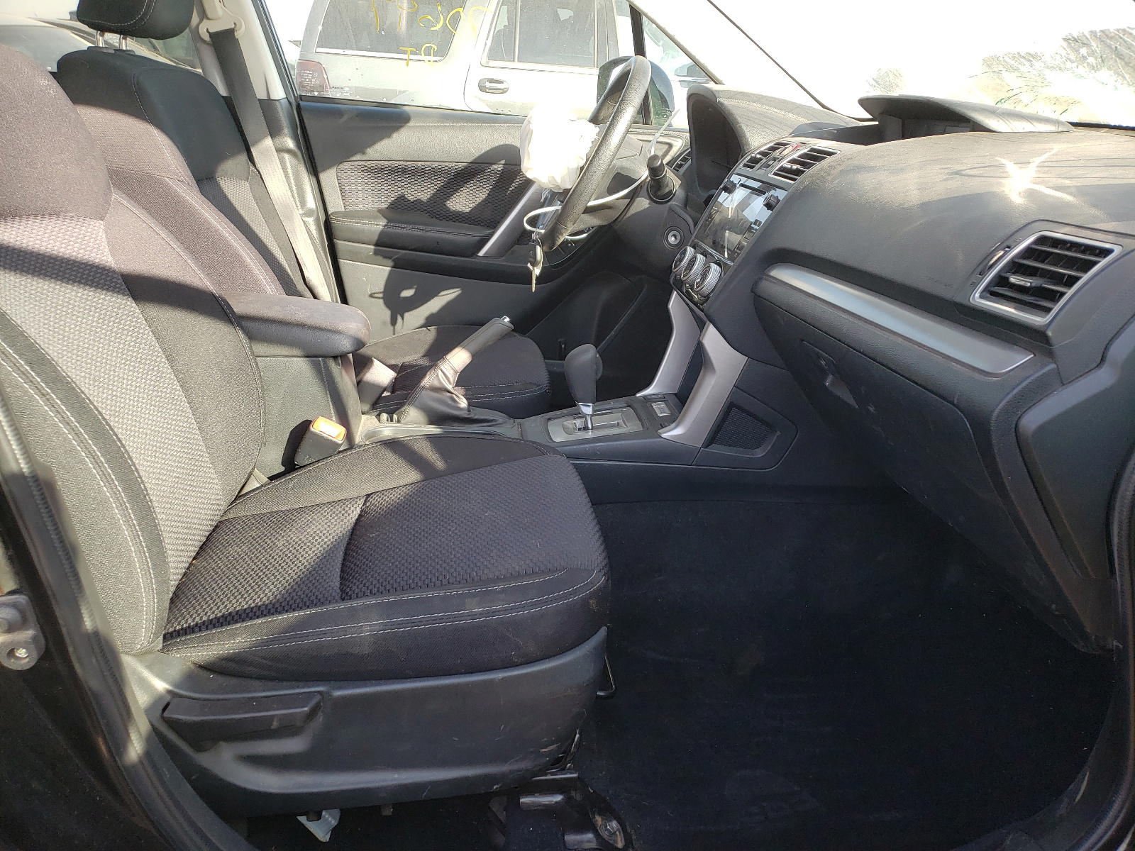 Photo 5 from auction – 2018 SUBARU FORESTER 2 with VIN JF2SJAEC6JH592314