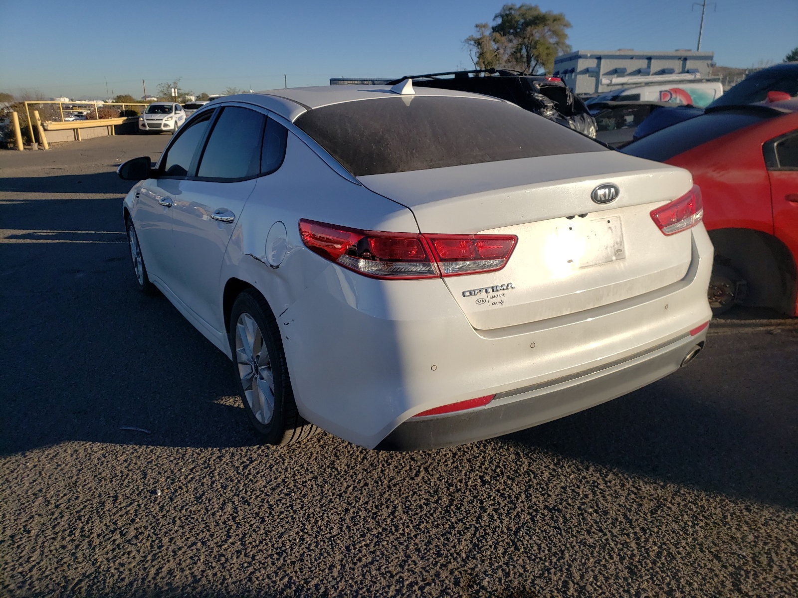 Photo 3 from auction – 2018 KIA OPTIMA LX with VIN 5XXGT4L32JG272522