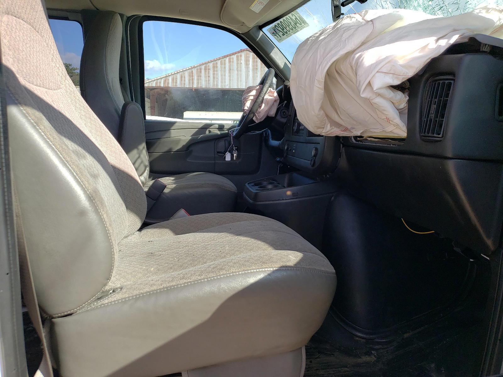 Photo 5 from auction – 2014 CHEVROLET EXPRESS G2 with VIN 1GAWGPFA5E1108042