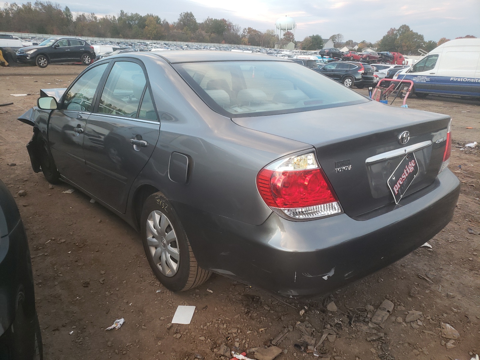Photo 3 from auction – 2005 TOYOTA CAMRY LE with VIN 4T1BE32K85U630144