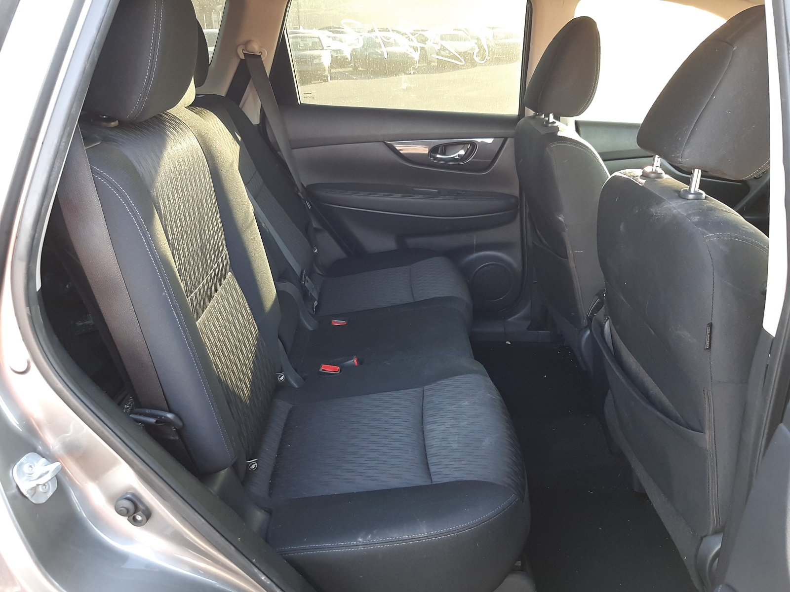 Photo 6 from auction – 2017 NISSAN ROGUE S with VIN KNMAT2MT6HP581678