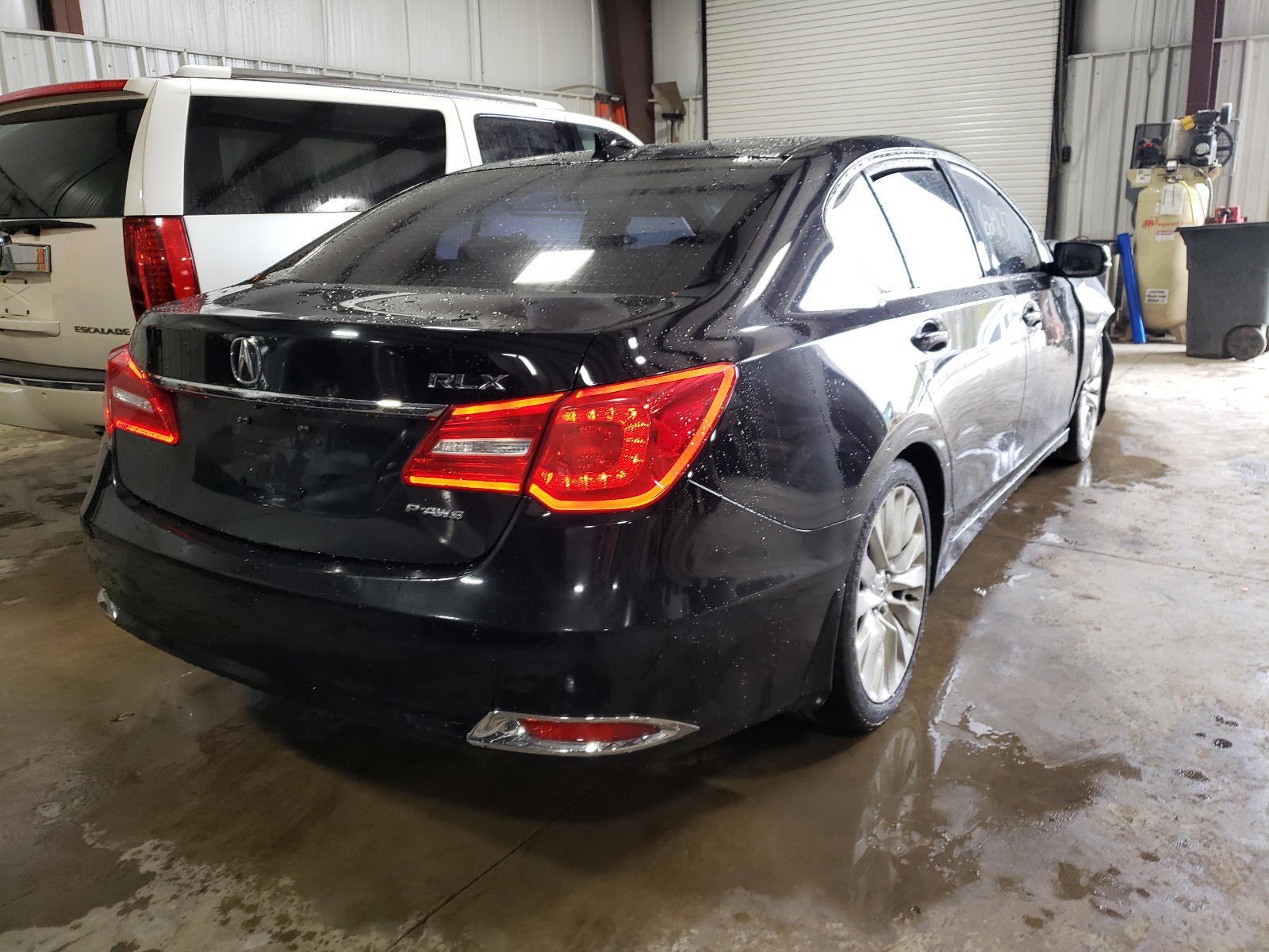 Photo 4 from auction – 2015 ACURA RLX TECH with VIN JH4KC1F52FC000645