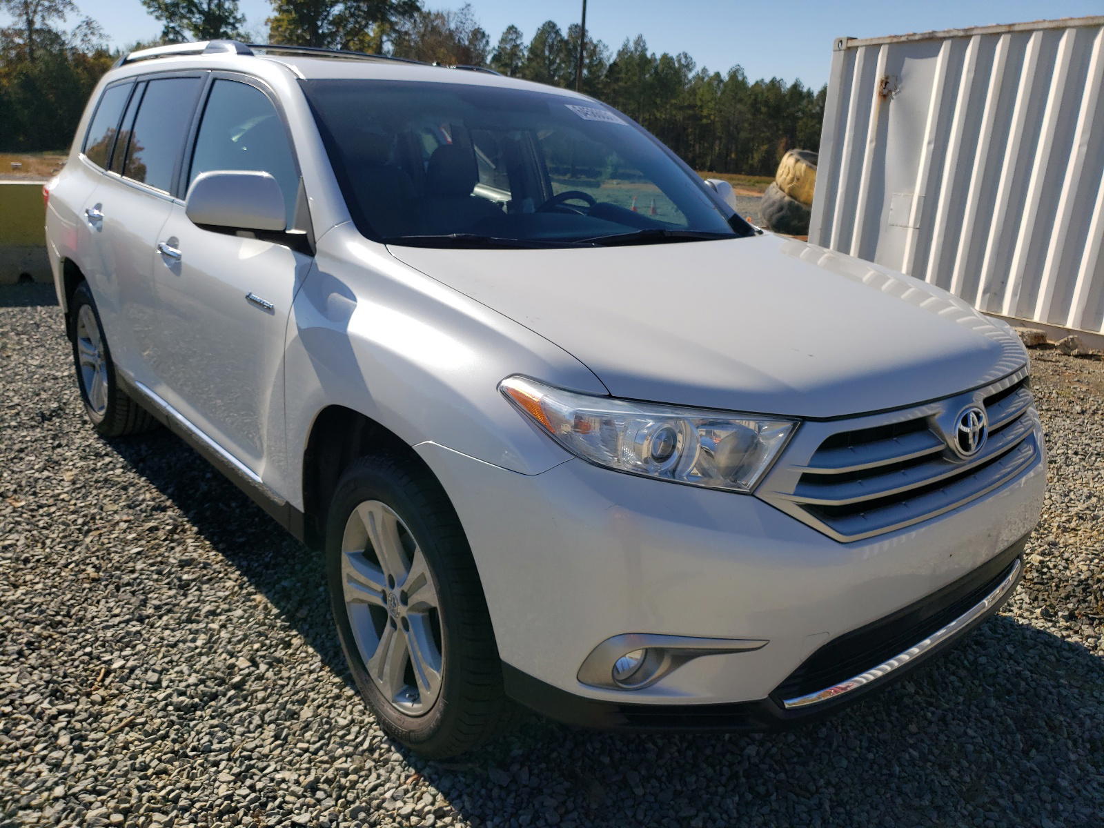 TOYOTA HIGHLANDER 2013 with VIN 5TDYK3EH2DS121855 - Photo from auction