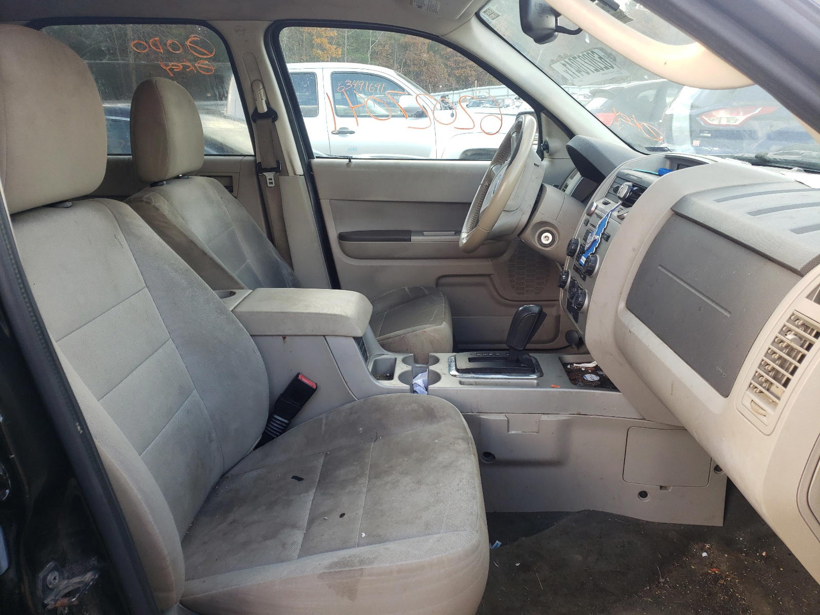 Photo 5 from auction – 2011 FORD ESCAPE XLT with VIN 1FMCU0D77BKC25432