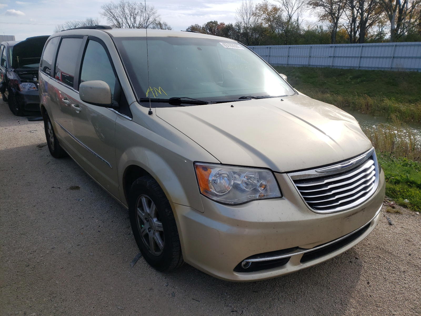 CHRYSLER TOWN & COU 2011 with VIN 2A4RR5DG0BR675917 - Photo from auction