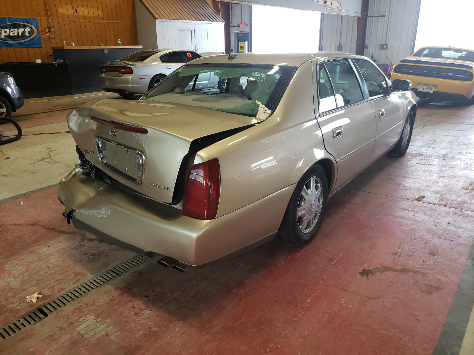 Photo 4 from auction – 2005 CADILLAC DEVILLE with VIN 1G6KD54Y75U223889