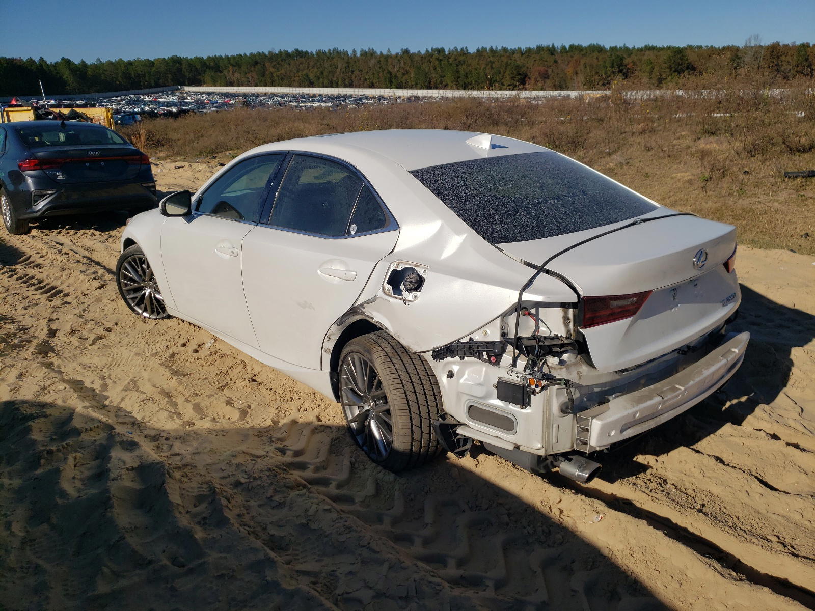 Photo 3 from auction – 2016 LEXUS IS 200T with VIN JTHBA1D23G5004420